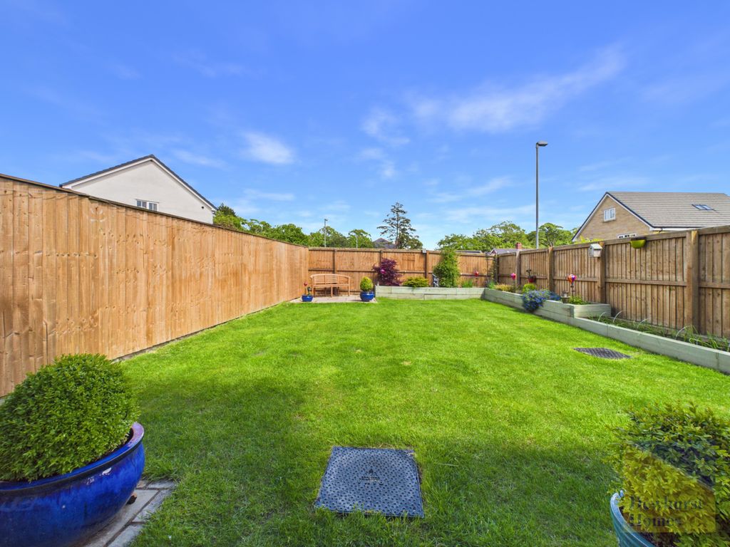 Property photo 2 of 27