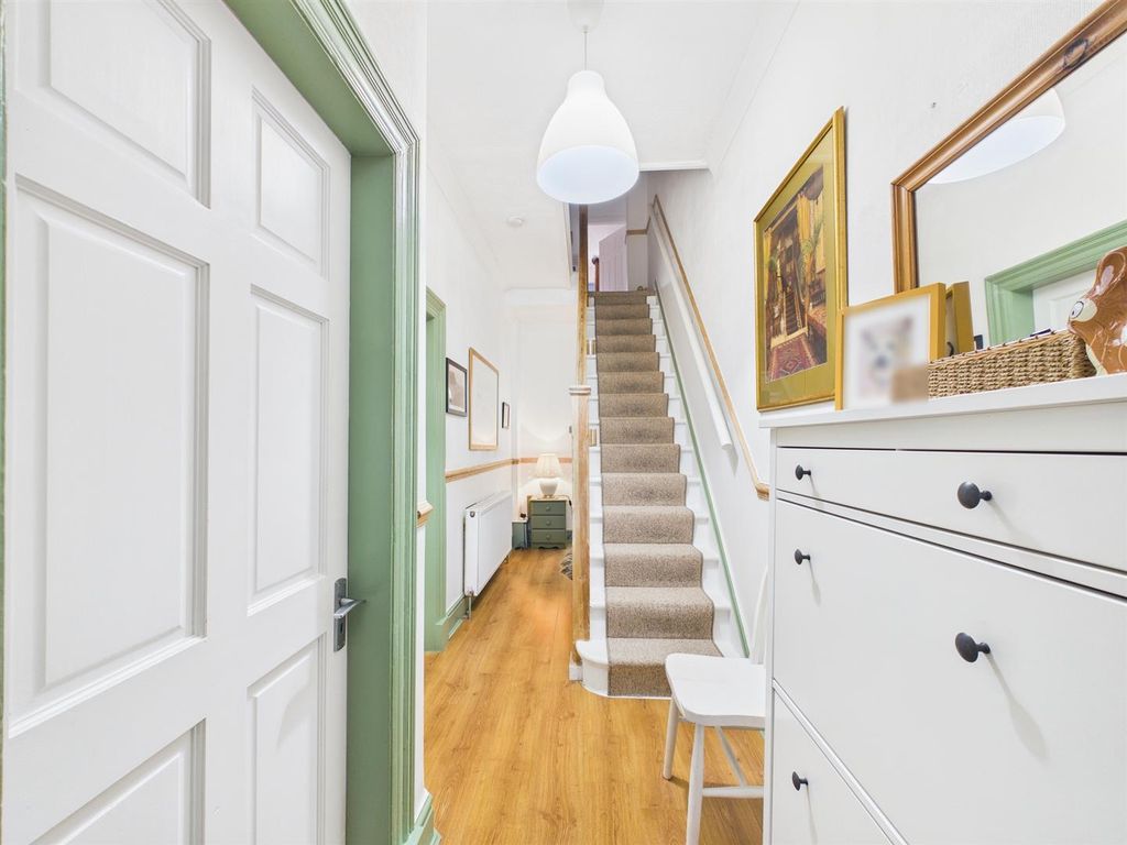 Property photo 2 of 32 Cam03604G0-Pr0279-Still001.Jpg