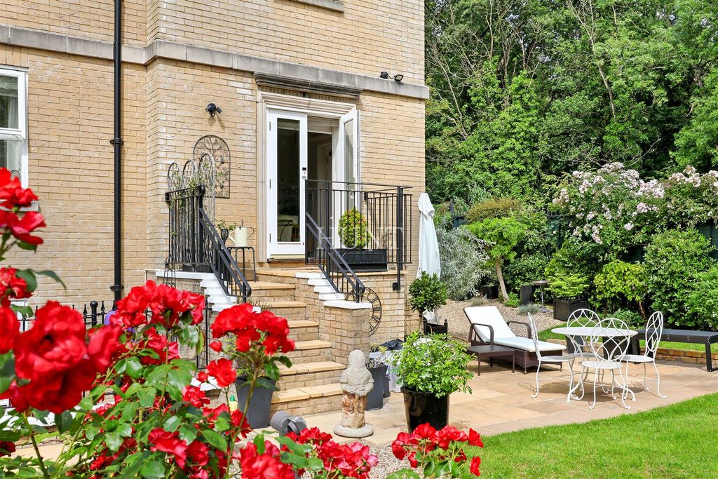 Property photo 1 of 53
