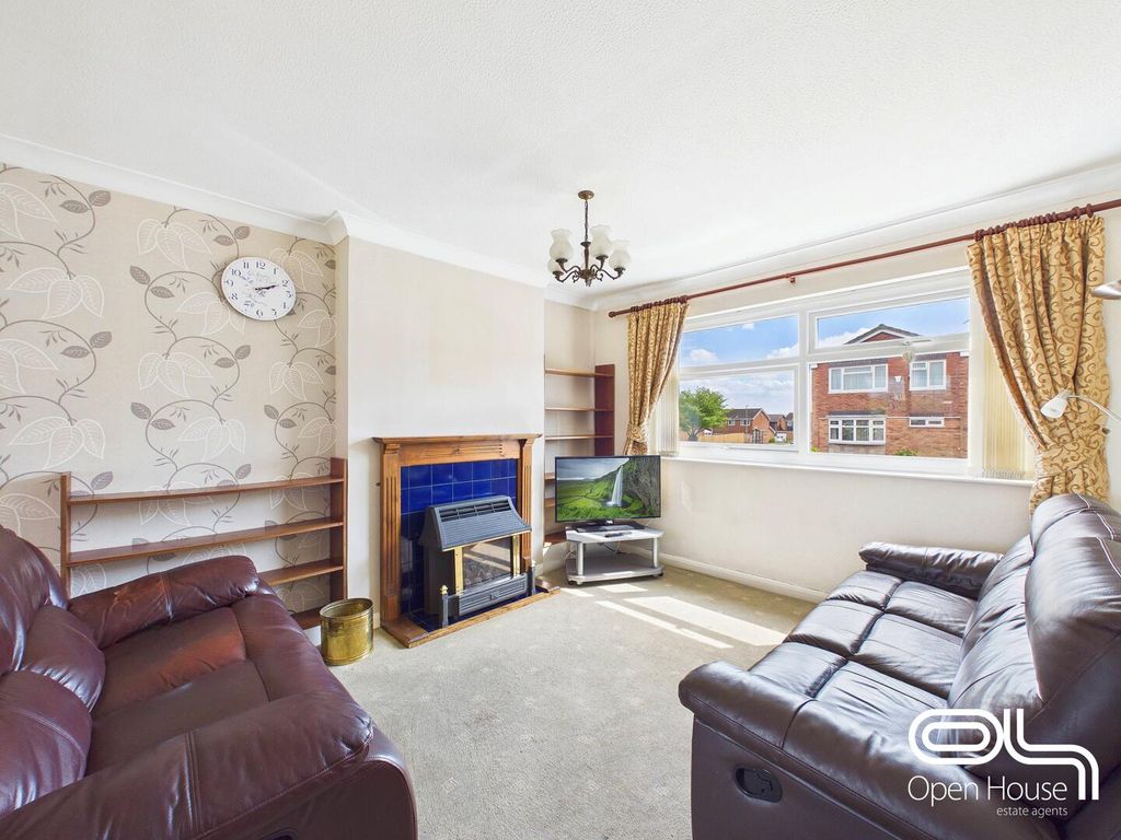 Property photo 3 of 14 Living Room