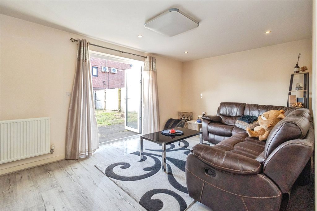 Property photo 3 of 21 Picture No. 03