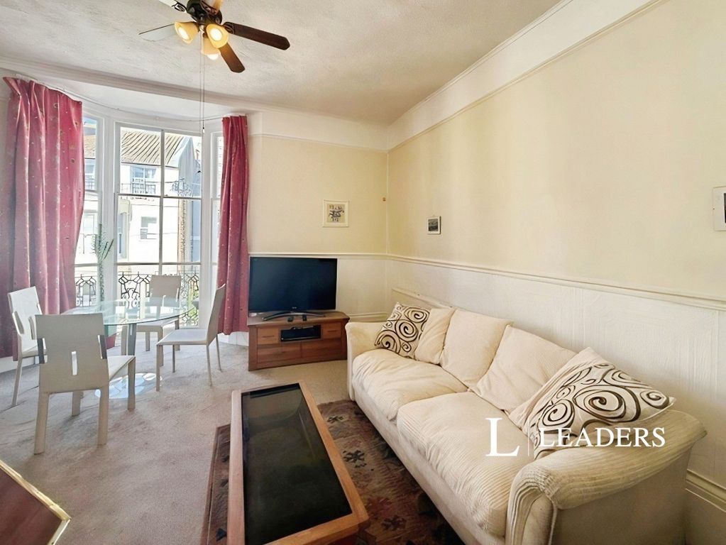 Property photo 2 of 7 Lounge