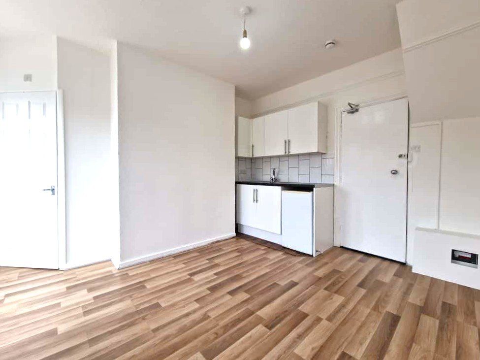 Property photo 1 of 5 Room