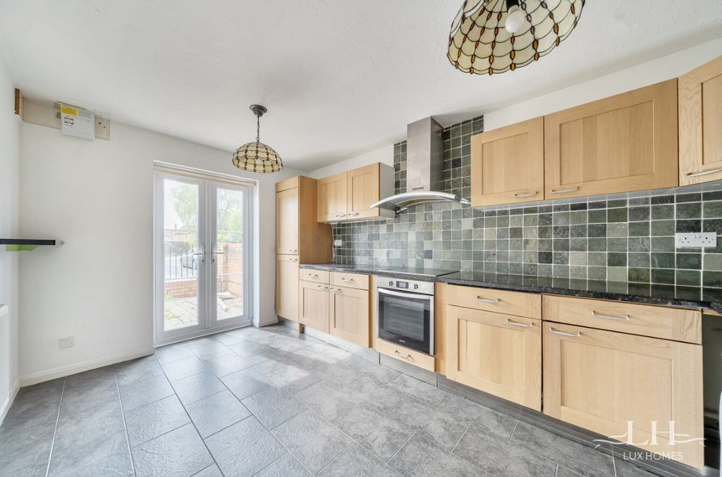 Property photo 2 of 19