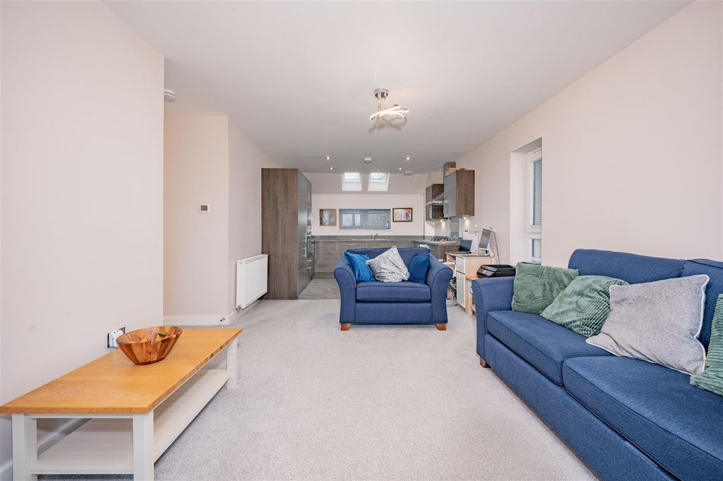 Property photo 2 of 16 106 Braes Of Gray Road Dundee-9.Jpg