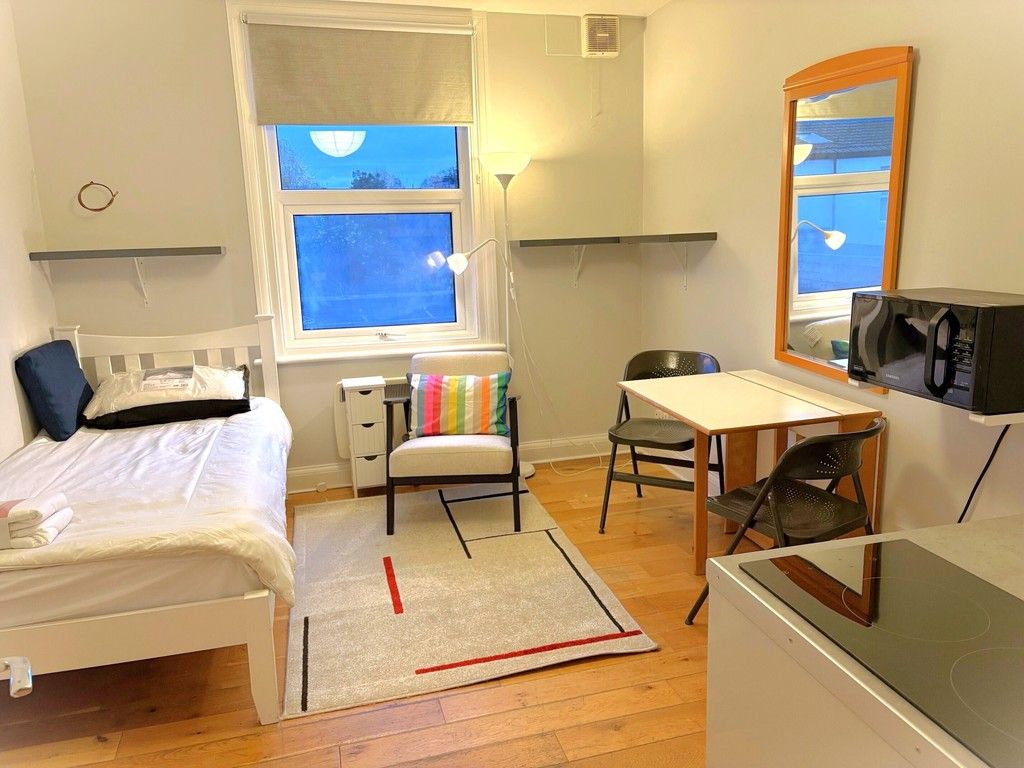 Property photo 2 of 5