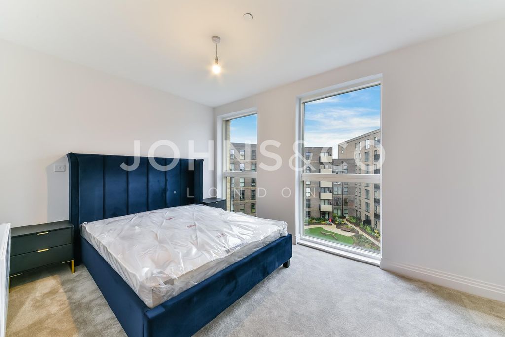 Property photo 3 of 11