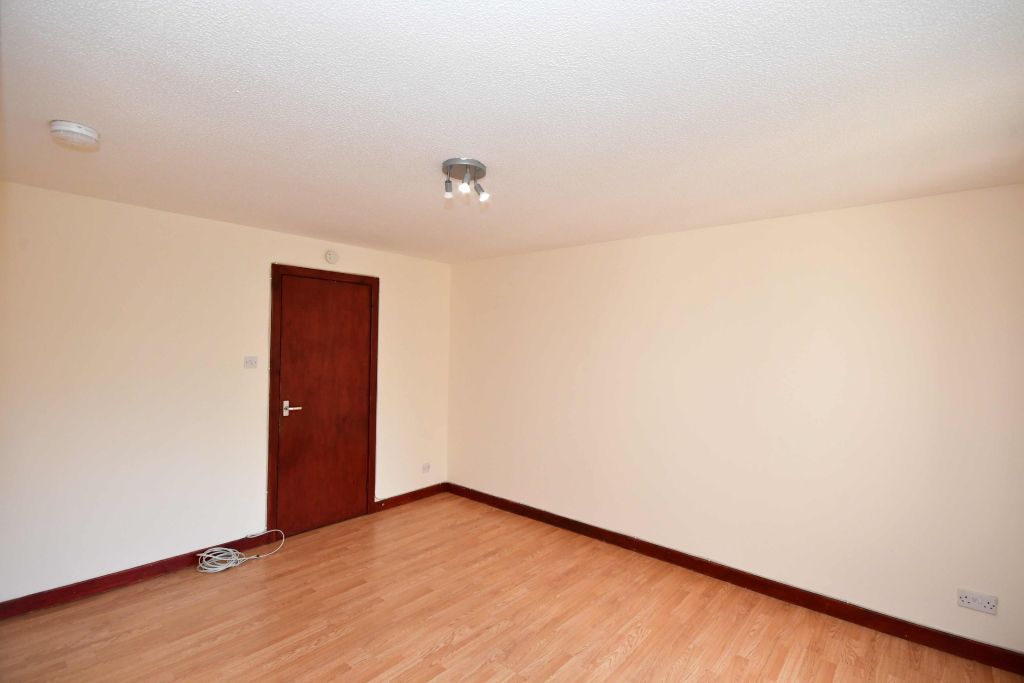 Property photo 2 of 7 Photo
