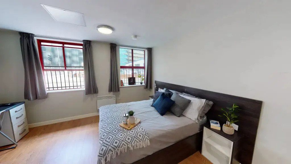 Property photo 1 of 5