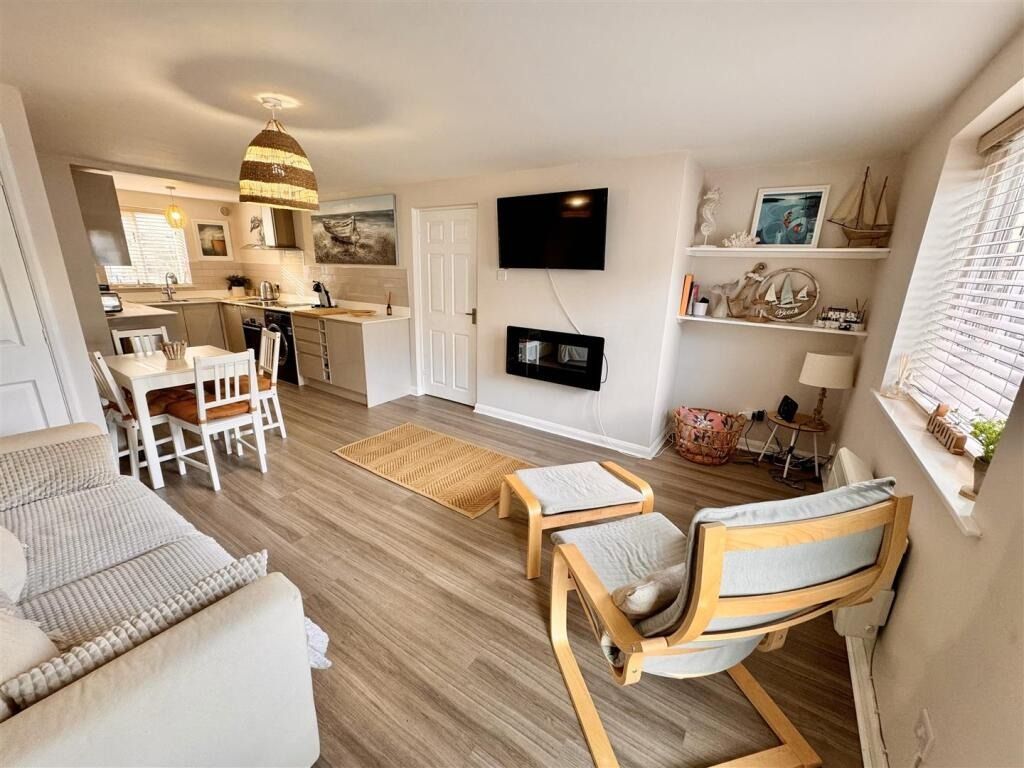 Property photo 2 of 24 4855281