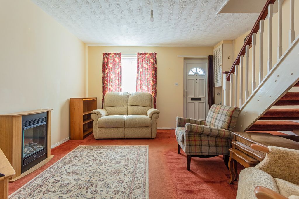 Property photo 3 of 14 Sitting Room