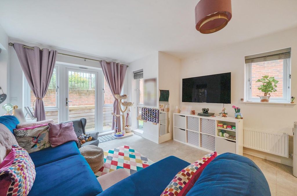 Property photo 2 of 11