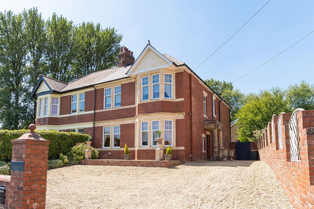 Property photo 1 of 35