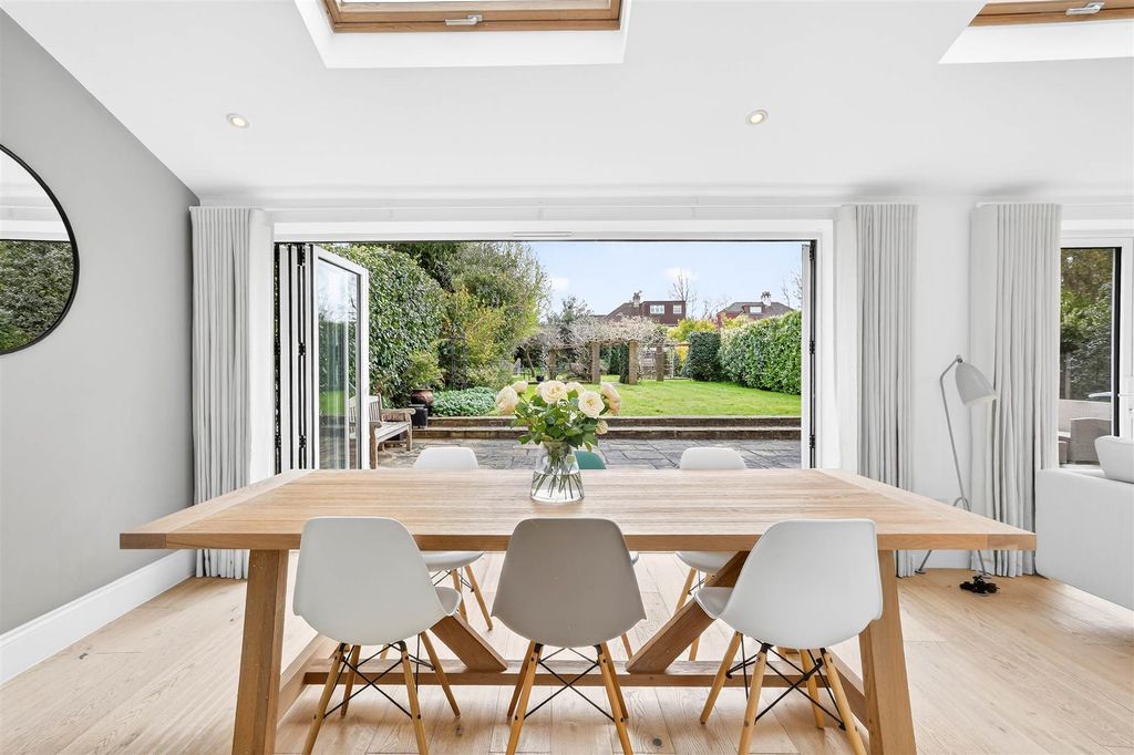 Property photo 3 of 41 1674857731 - 31.Jpg