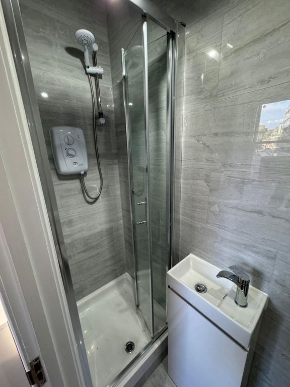 Property photo 3 of 4 Room