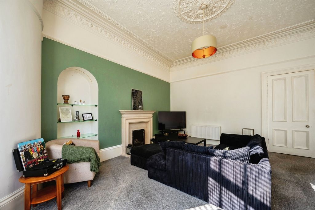 Property photo 3 of 17