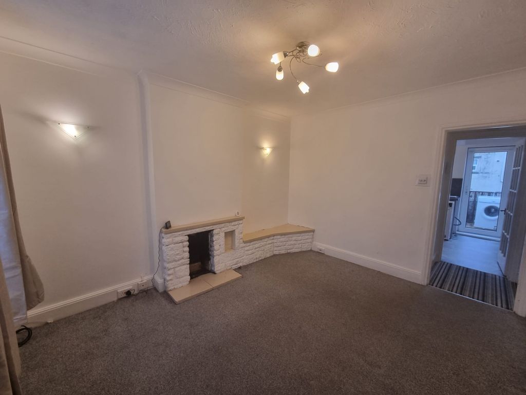 Property photo 3 of 11 Gallery