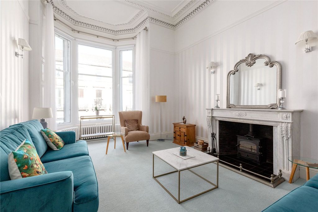 Property photo 2 of 17 Picture No. 08