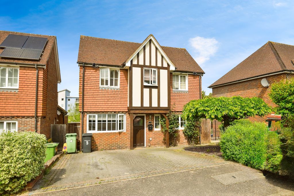 Property photo 2 of 10