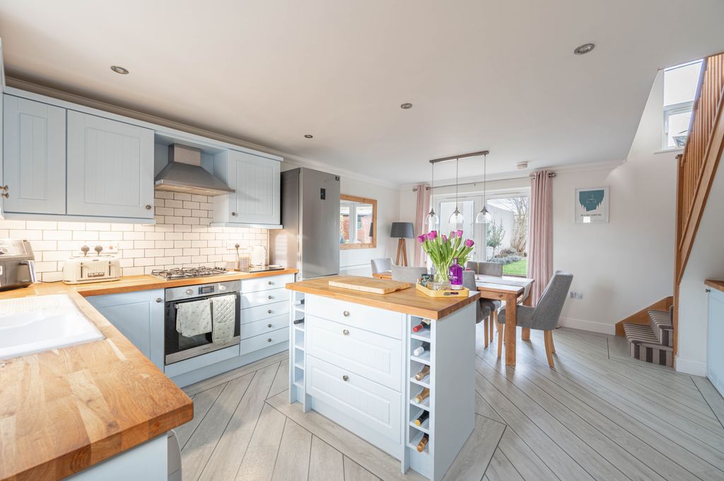 Property photo 2 of 19 Dsc_4835-Hdr