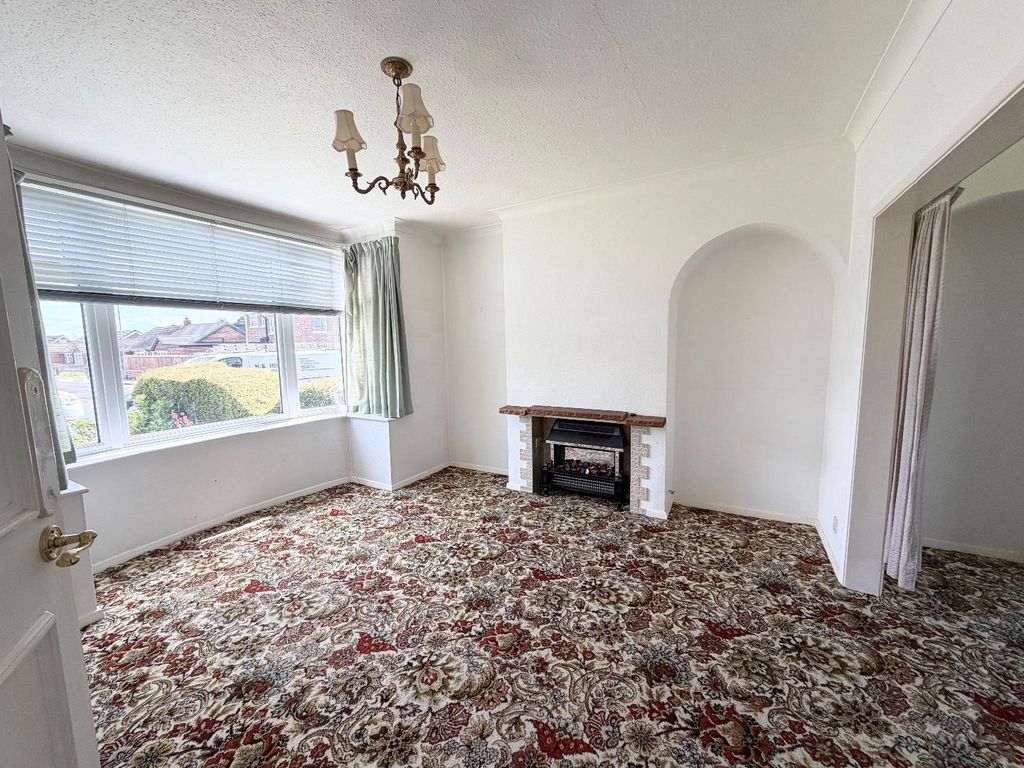 Property photo 2 of 10 Lounge