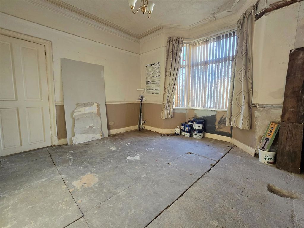 Property photo 3 of 11