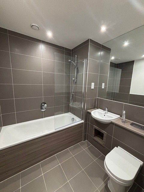 Property photo 3 of 7 Bathroom