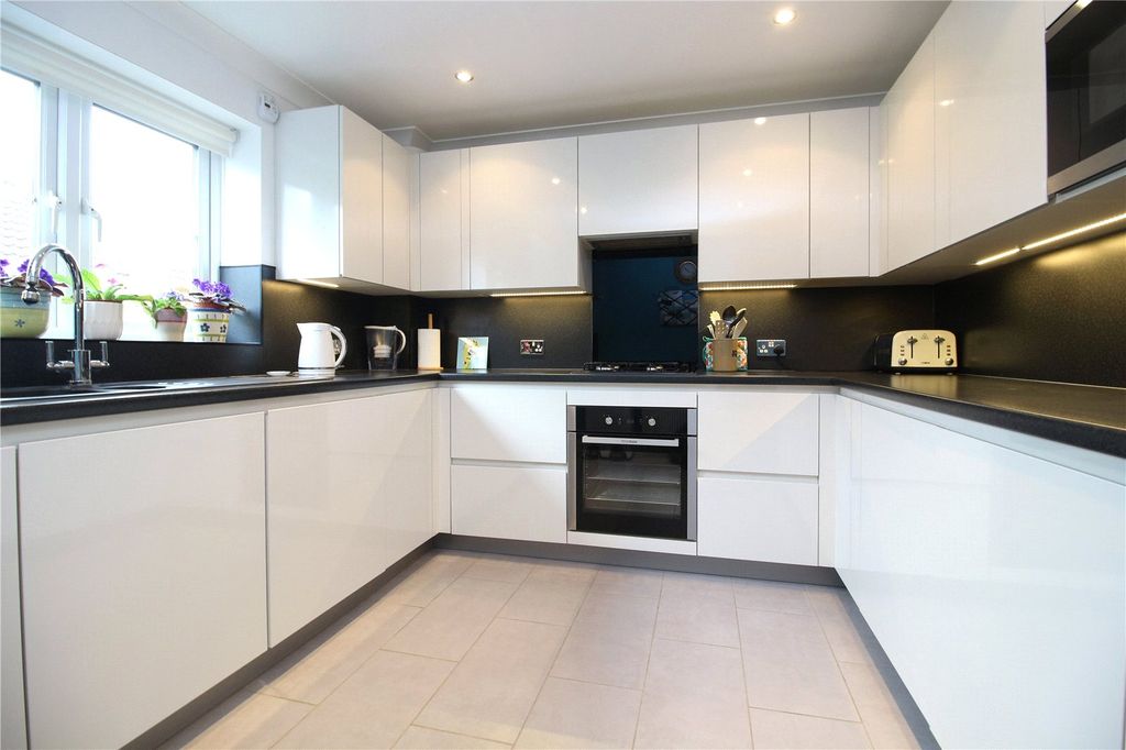 Property photo 2 of 14 Picture No. 04