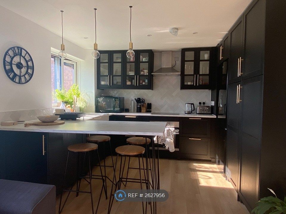 Property photo 1 of 7 Kitchen