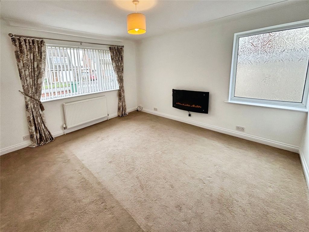 Property photo 2 of 10 Living Room