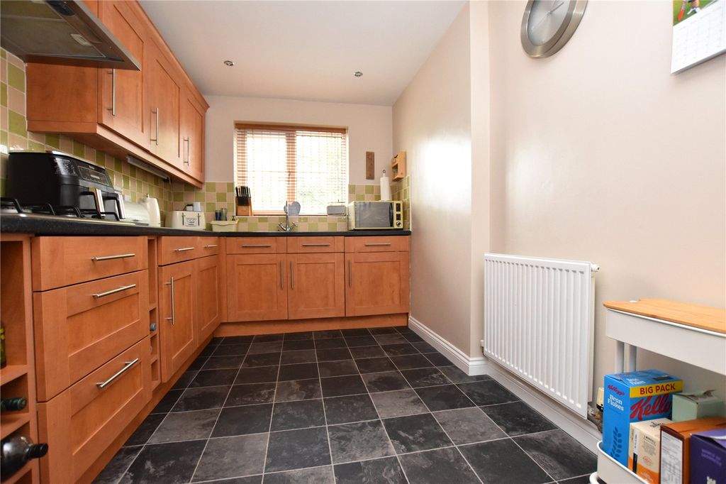Property photo 2 of 24 Picture No. 13