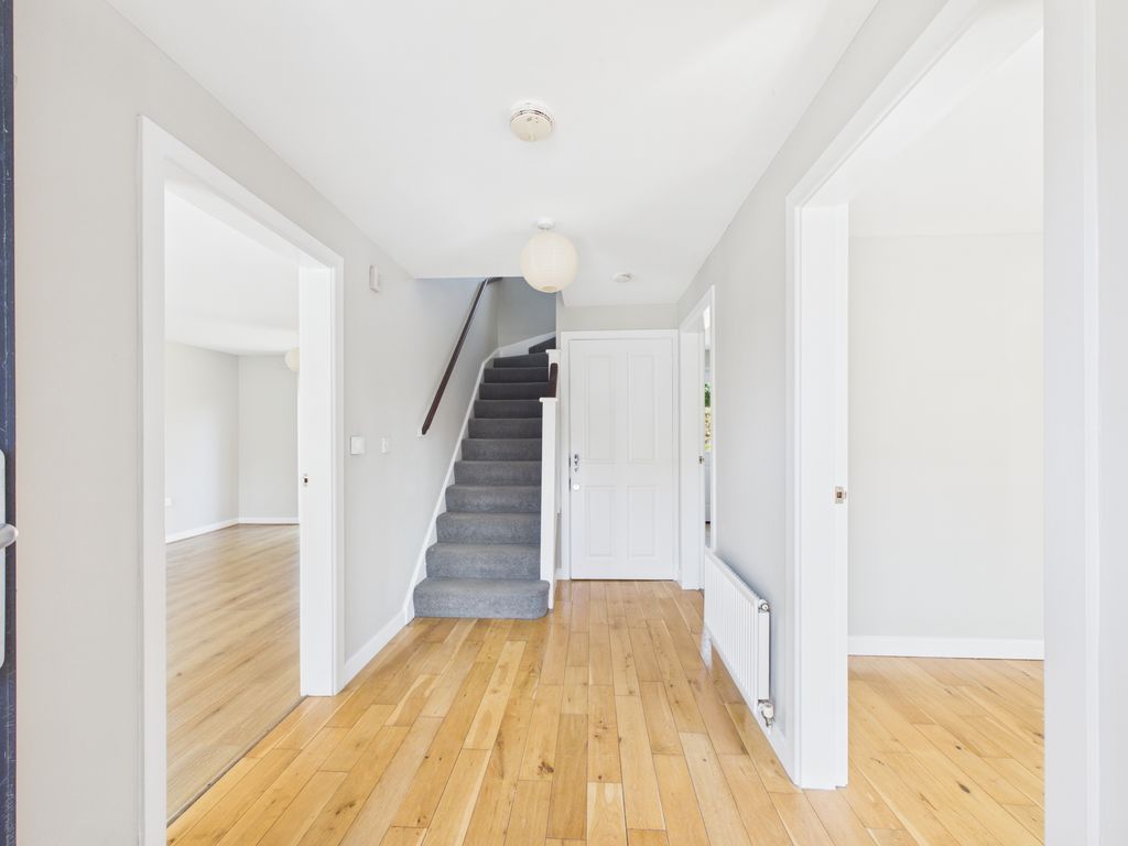 Property photo 2 of 16 Entrance Hallway
