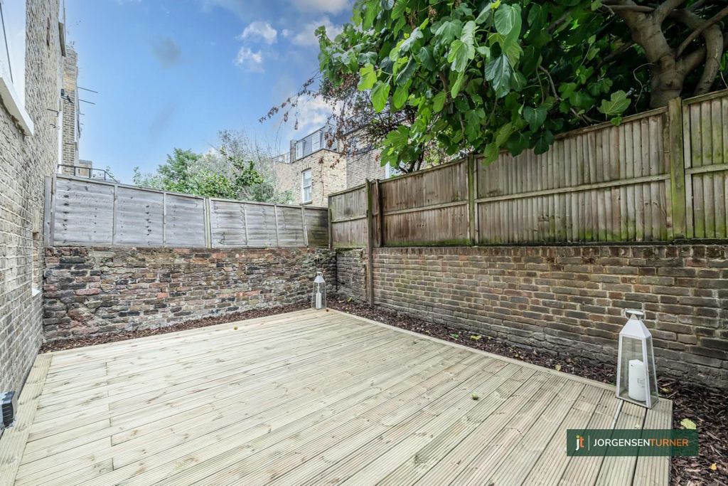 Property photo 3 of 8 Garden .Jpg