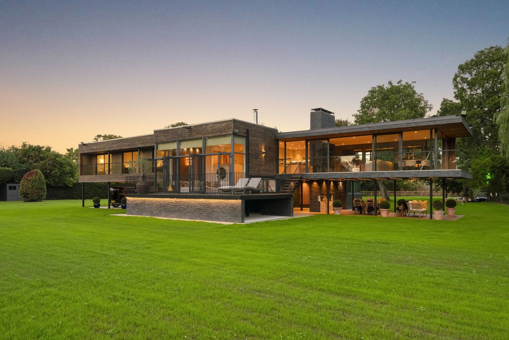 Property photo 1 of 31