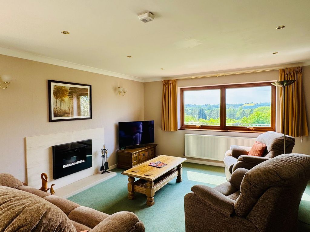 Property photo 3 of 32
