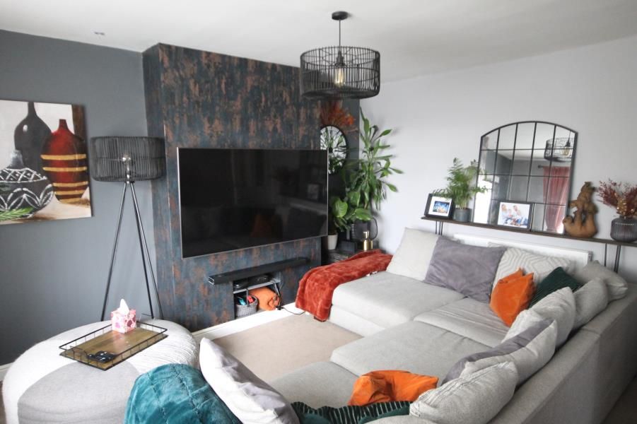 Property photo 3 of 19