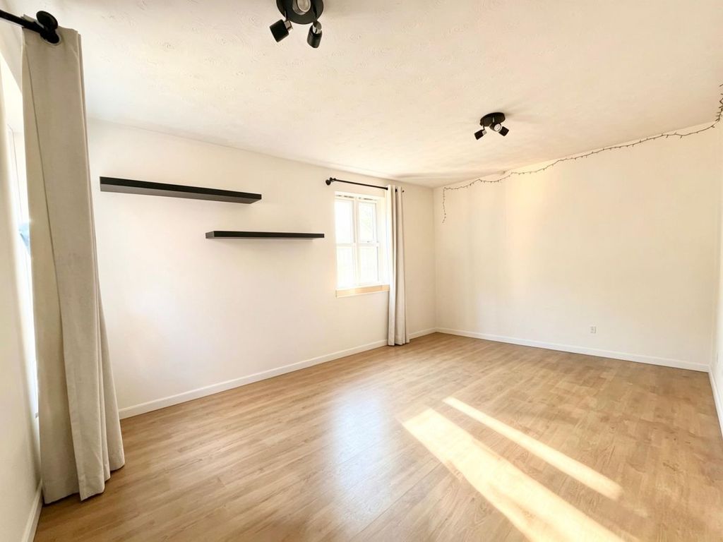 Property photo 2 of 4