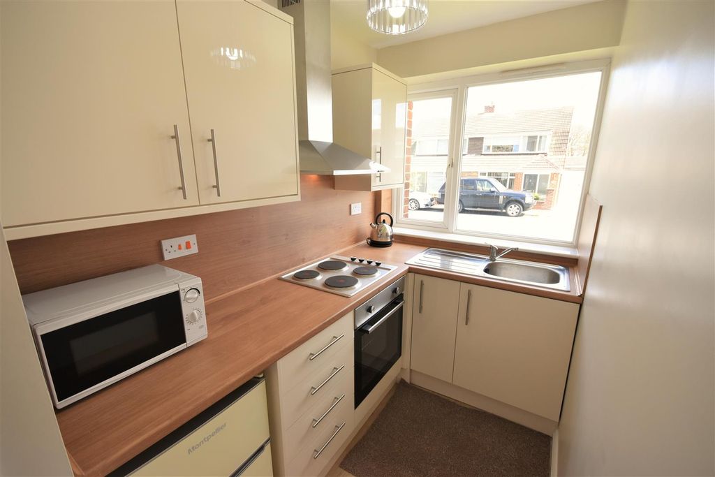 Property photo 3 of 5 Kitchen