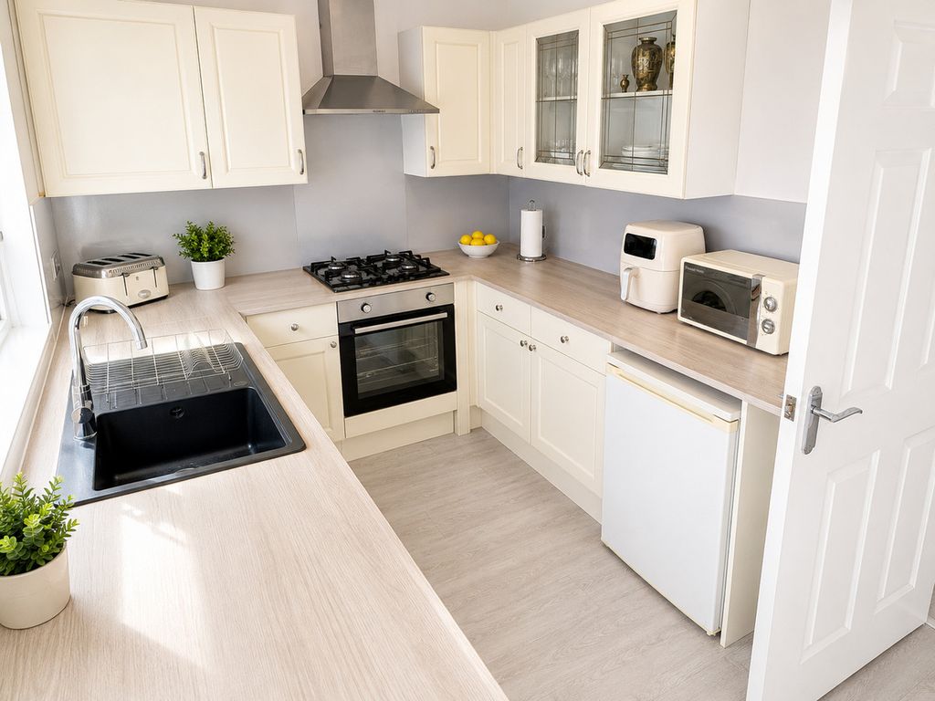 Additional image 14 of 4 bed town house for saleAtlantic Close, Ocean Village, Southampton SO14