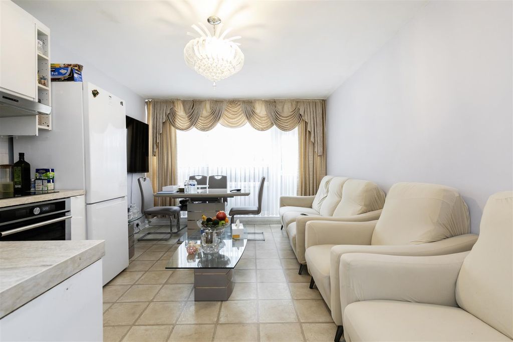 Property photo 2 of 17 68 Kiln Place -2.Jpg