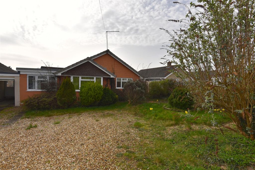 Property photo 1 of 10 Front