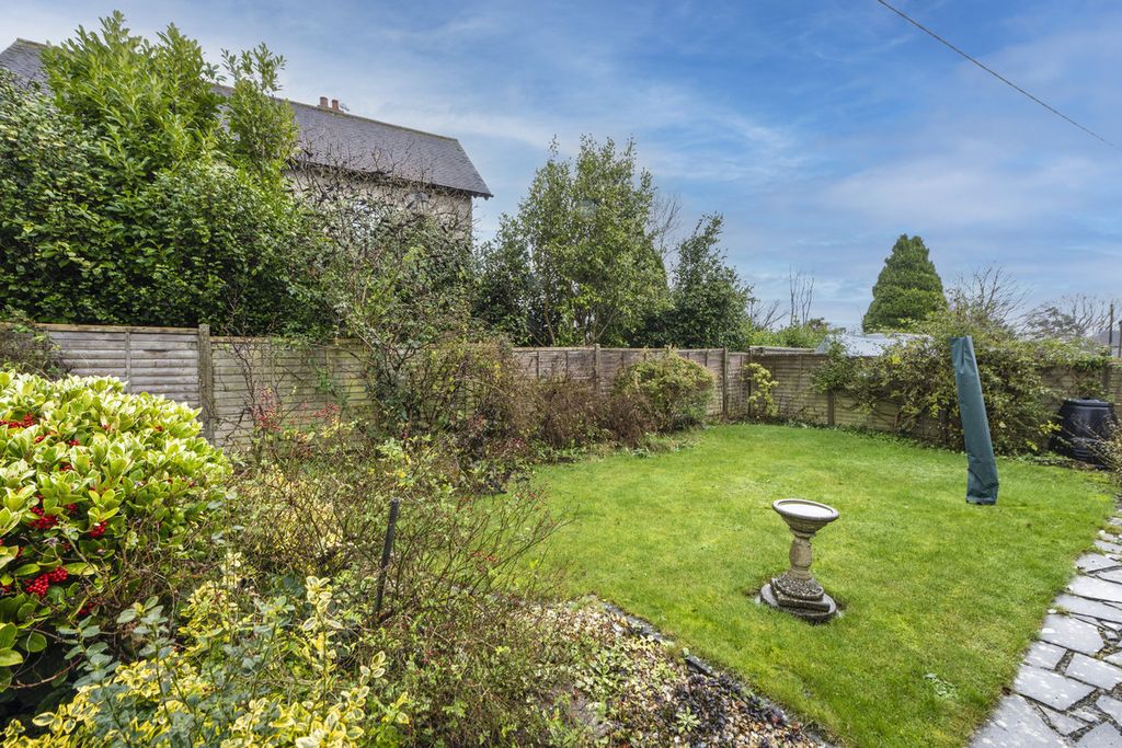 Property photo 3 of 25