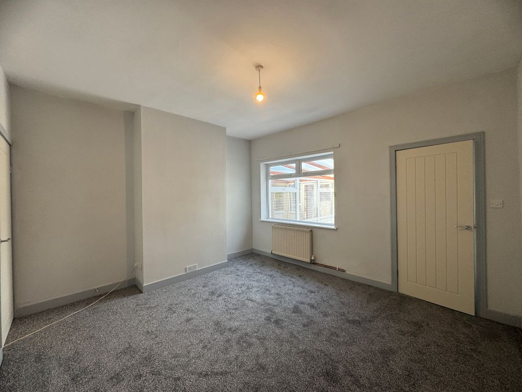 Property photo 3 of 12 Dining Room