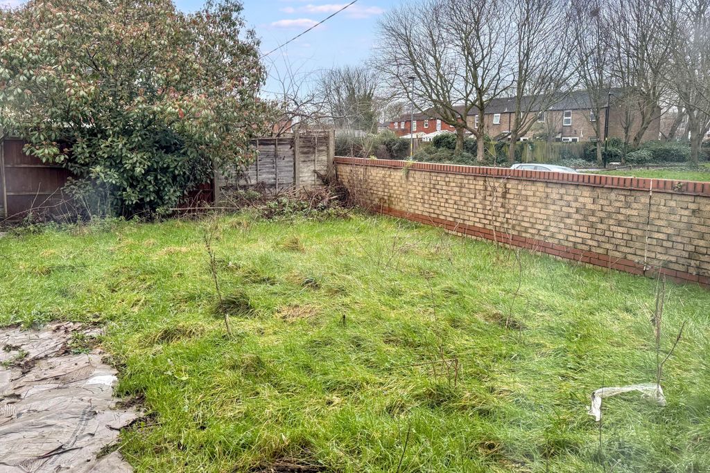 Property photo 3 of 4 20 Templefield Gardens, Birmingham, B9 4Ny