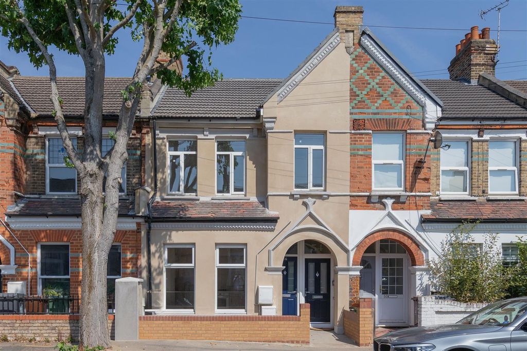 Property photo 1 of 22 Devonshire Road, E17