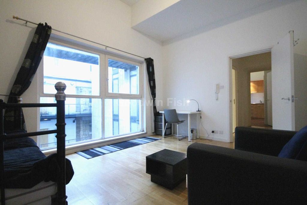 Property photo 3 of 11