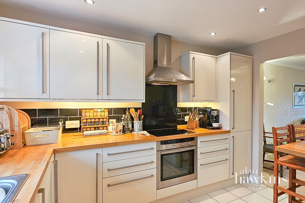 Property photo 3 of 13 Trbnowm-157