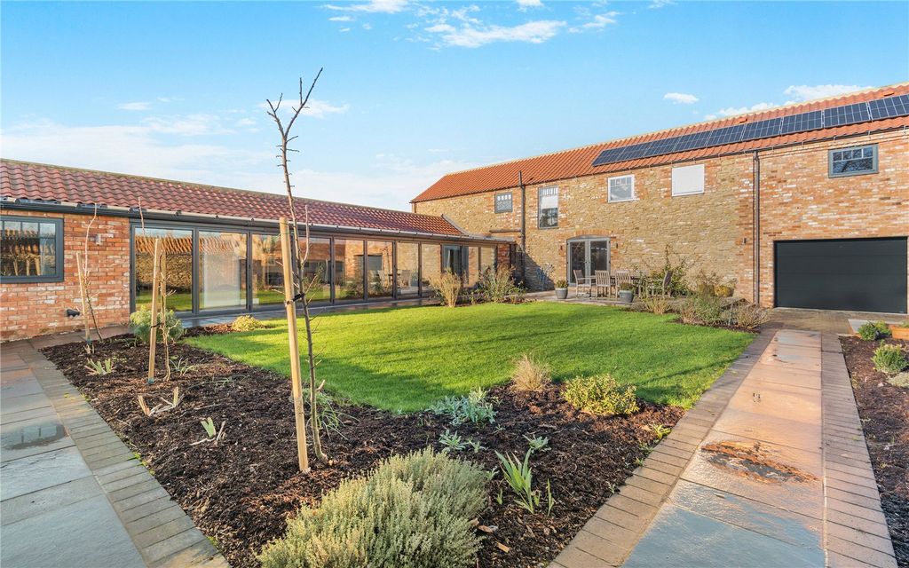 Property photo 2 of 19 Rear View