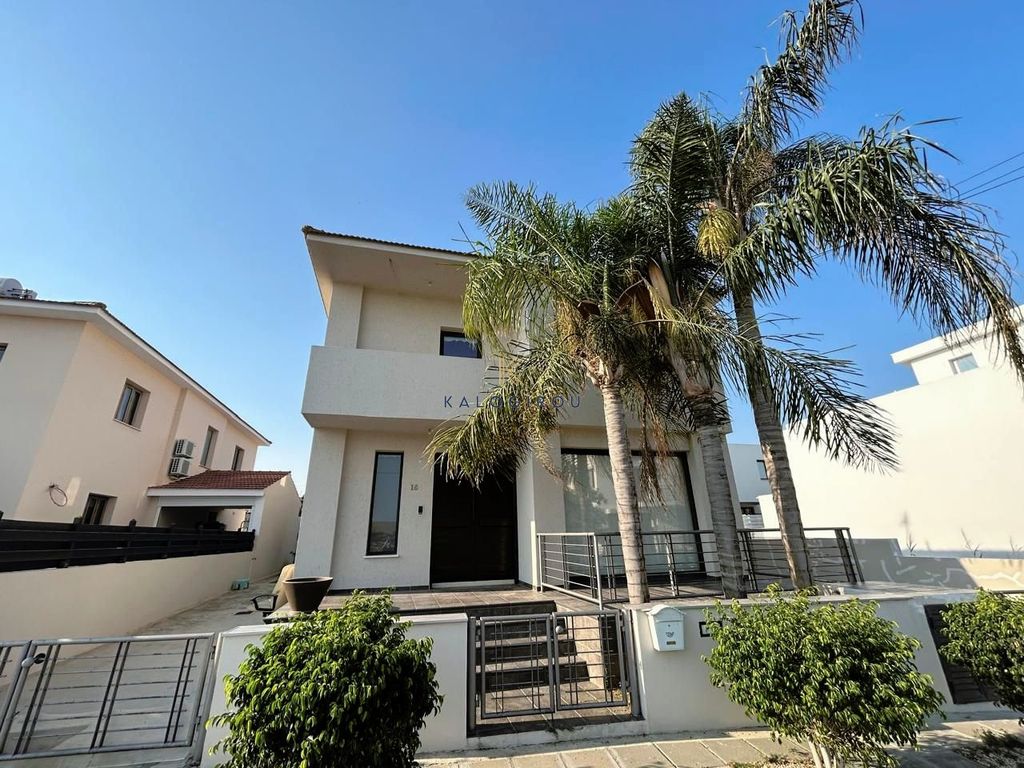 Property photo 1 of 30