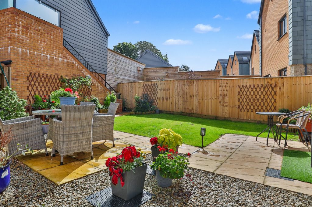 Property photo 3 of 23